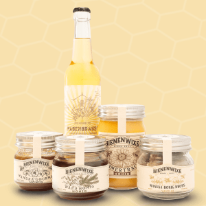 Bienenwixe Komplett-Set mit Sommertrachthonig, Waldhonig, Manuka Propolis Drops und Wabenbrause Kräuterlimonade